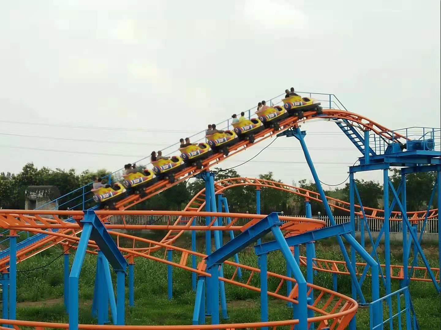 冒险与欢乐的极致体验——淄博华龙游乐设备引领刺激时刻！