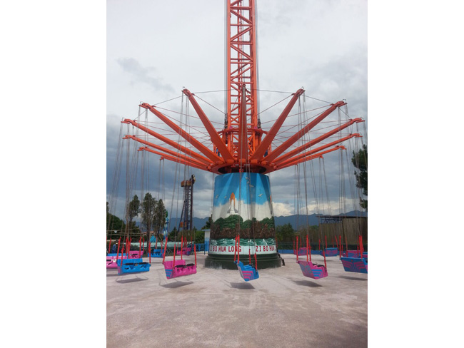 高空飞翔（广西桂林乐满地）